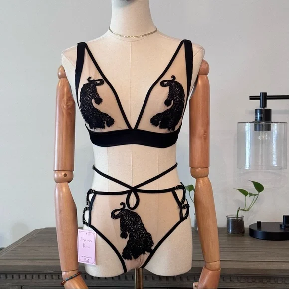 Empress Mimi Arigato Tiger Bra and Panty Lingerie Set - Picture 12 of 14